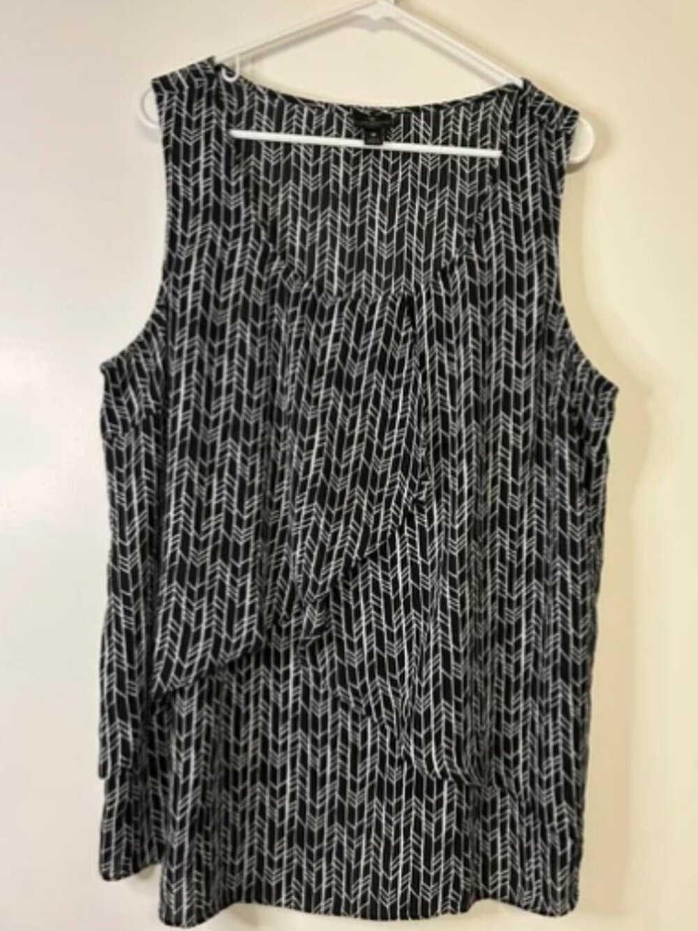 Worthington Woman Black Geometric Sleeveless Blouse 1X • Draped Front Top